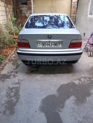 BMW 320-4