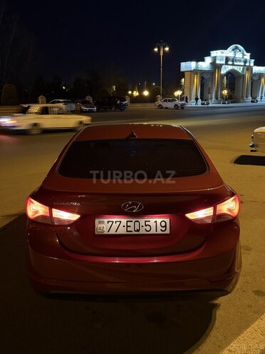 Hyundai Elantra-2