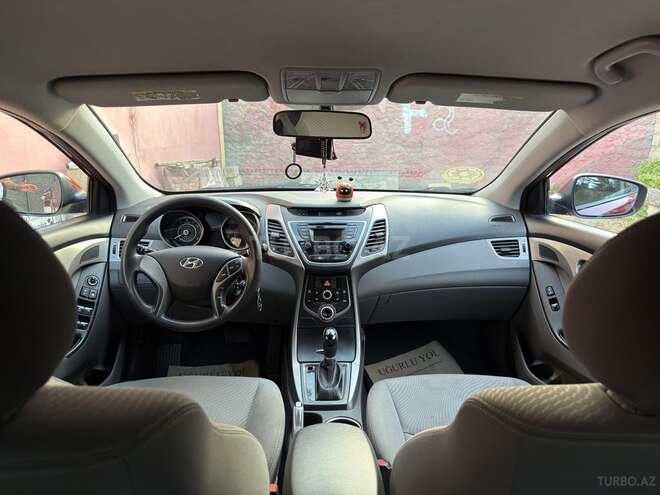 Hyundai Elantra-3