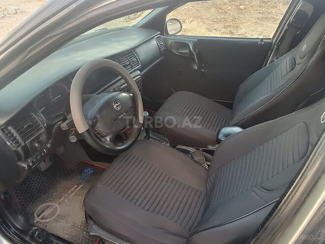Opel Vectra-3