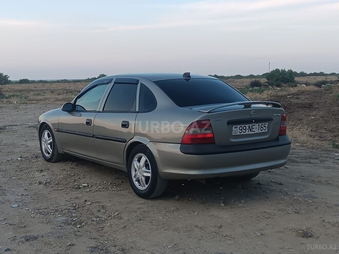 Opel Vectra-10