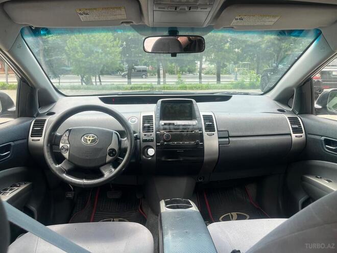 Toyota Prius-5