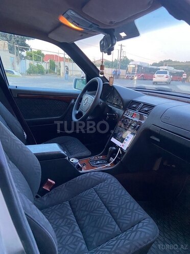 Mercedes C 200-6