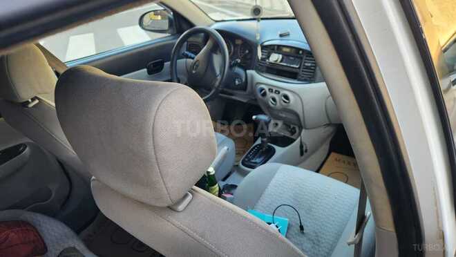 Hyundai Accent-5