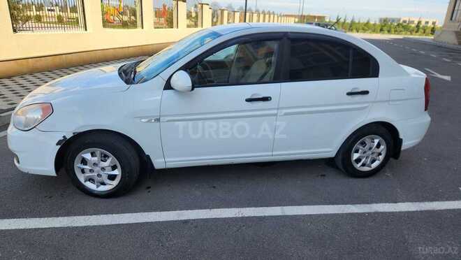 Hyundai Accent-2