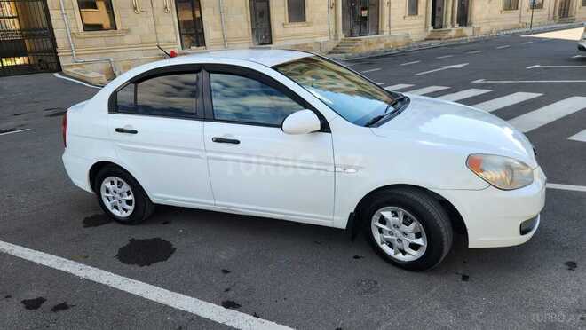 Hyundai Accent-3