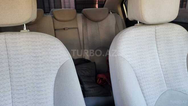 Hyundai Accent-6
