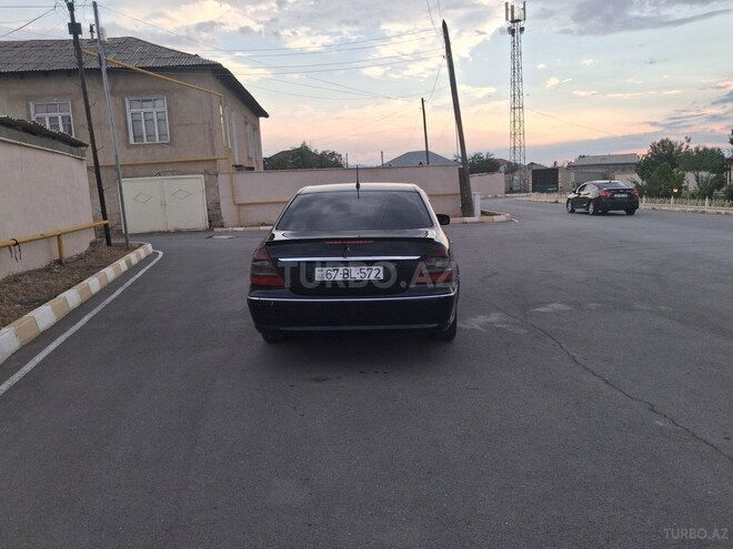 Mercedes E 220-4