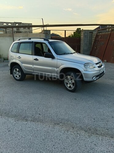 Chevrolet Niva-2