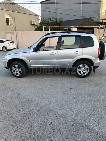 Chevrolet Niva-3