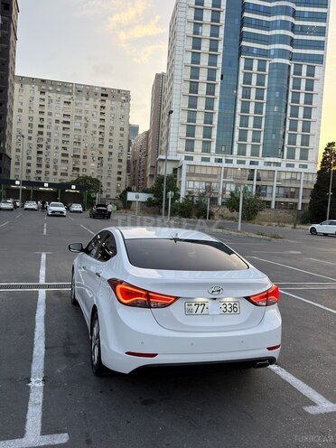 Hyundai Avante-3