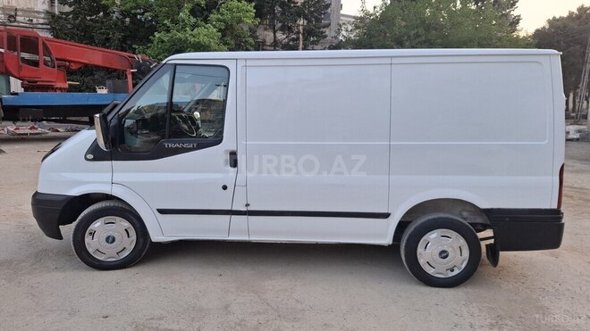 Ford Transit-3