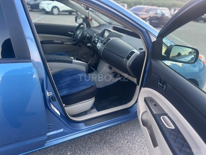 Toyota Prius-11