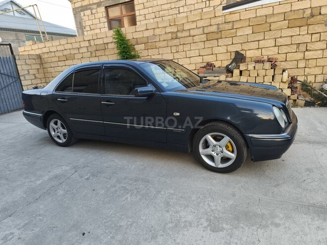 Mercedes E 200-4