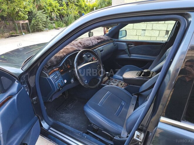 Mercedes E 200-7