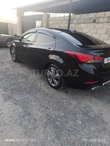 Hyundai Elantra-4