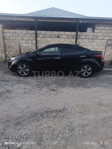 Hyundai Elantra-3