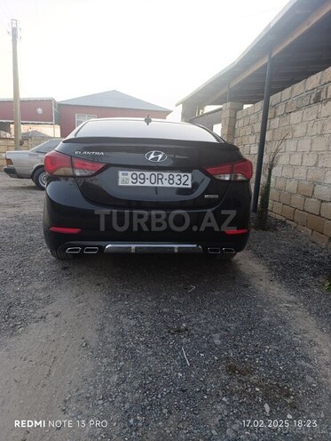 Hyundai Elantra-5