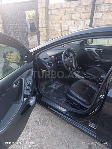 Hyundai Elantra-8