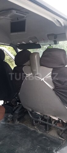 Ford Transit-4
