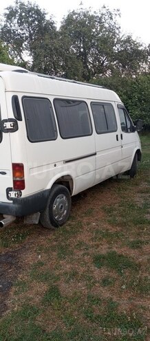 Ford Transit-3