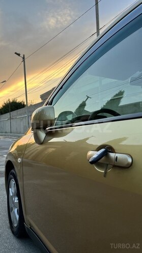 Nissan Tiida-17