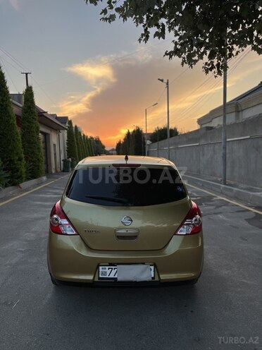 Nissan Tiida-4