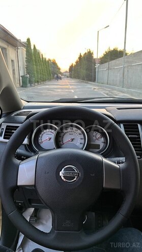Nissan Tiida-9