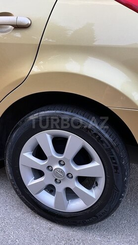 Nissan Tiida-14