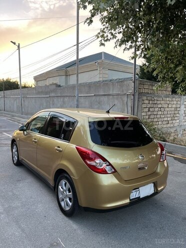 Nissan Tiida-5