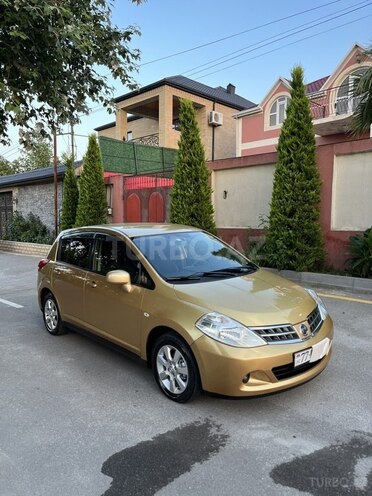 Nissan Tiida-3