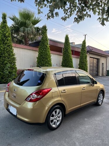 Nissan Tiida-6