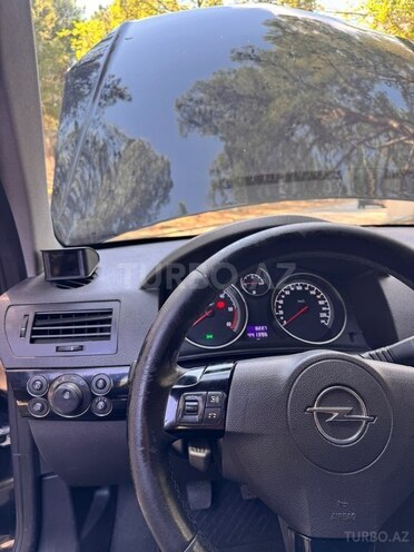 Opel Astra-11