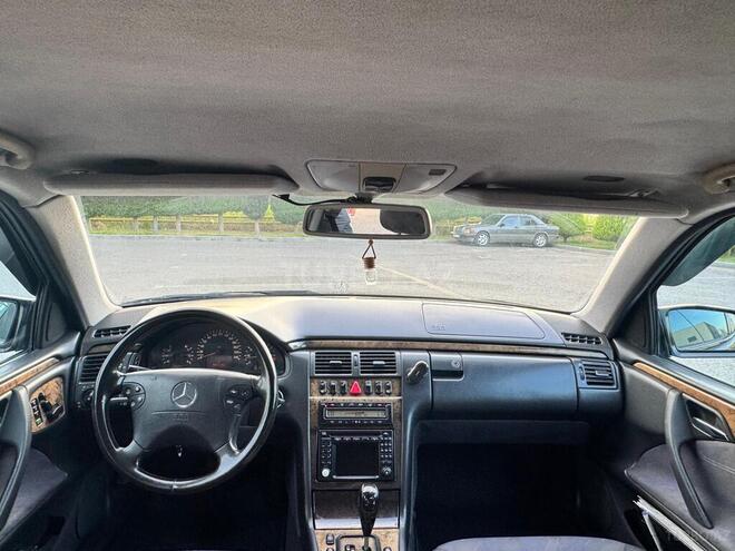 Mercedes E 240-9