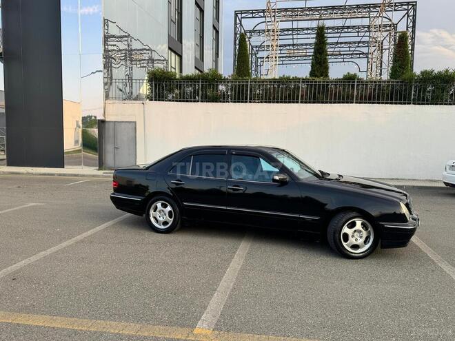 Mercedes E 240-8