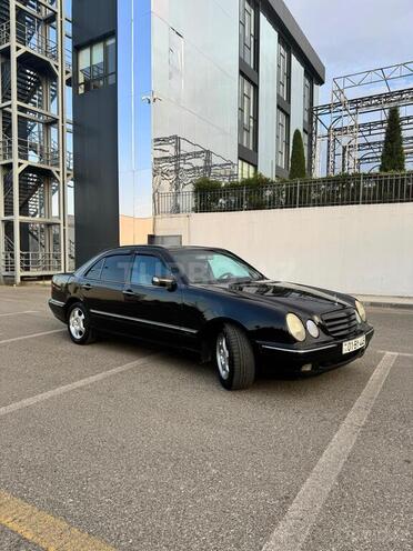 Mercedes E 240-2