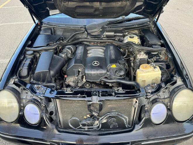 Mercedes E 240-10