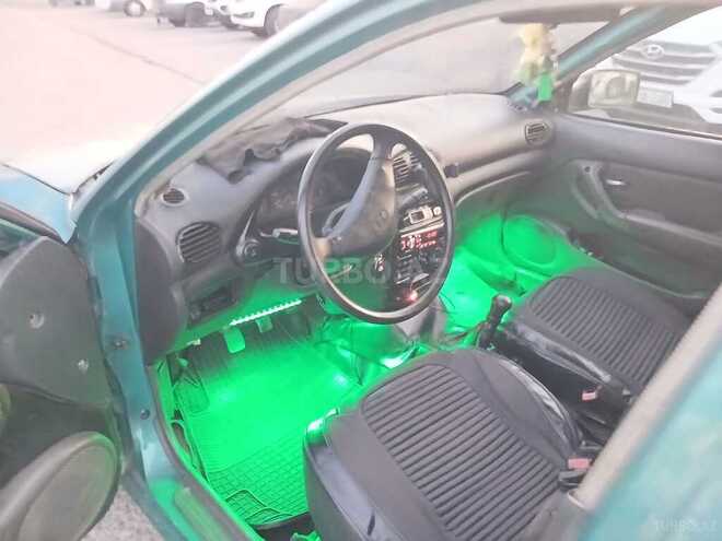 Hyundai Accent-4