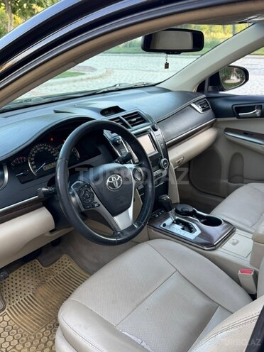 Toyota Camry-6
