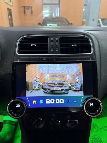 Volkswagen Polo-13