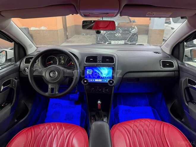 Volkswagen Polo-4