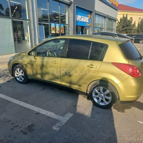 Nissan Tiida-11