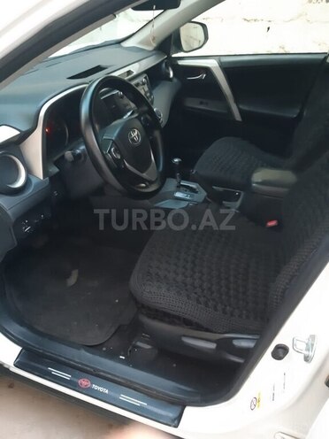 Toyota RAV4-6