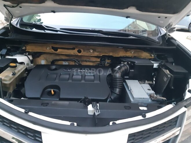 Toyota RAV4-8