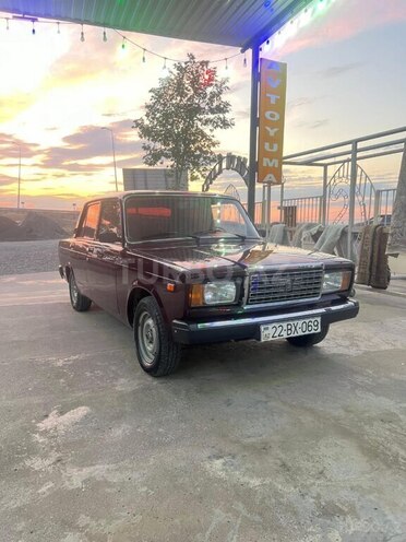 LADA (VAZ) 2107-1