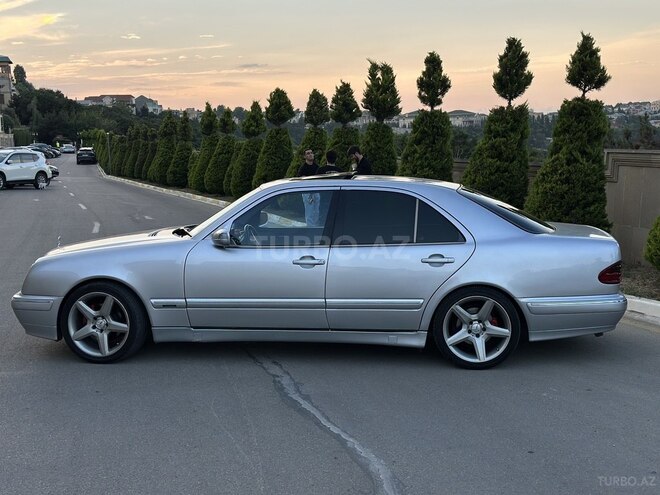 Mercedes E 320-4