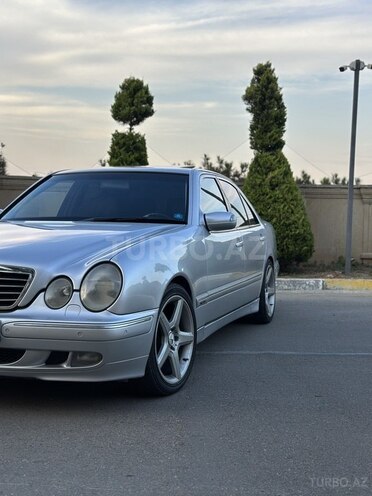 Mercedes E 320-2