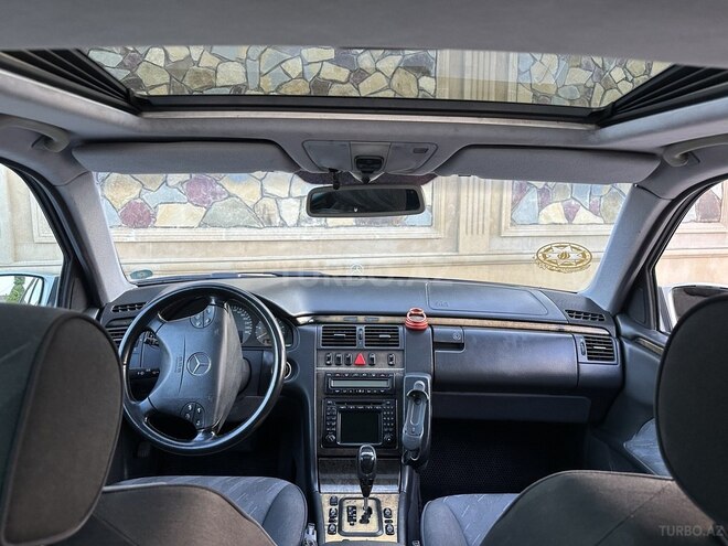 Mercedes E 320-10