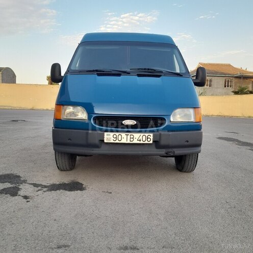 Ford Transit-2