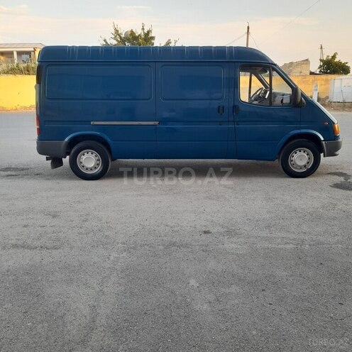Ford Transit-6